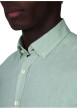 Thumbnail Chemise en lin vert d'eau unie avec une coupe droite et un col boutonné - Image 3