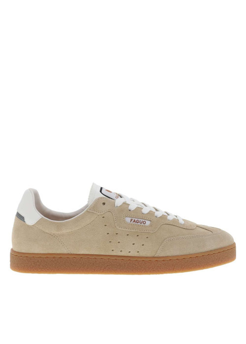 Tennis en cuir beiges à talon plat avec des lacets et revêtement doux
