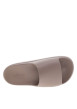 Thumbnail Claquettes taupe à talon plat avec logo embossé dans la semelle - Image 4