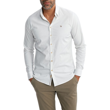 Chemise blanche à motifs pourvue d'une coupe...