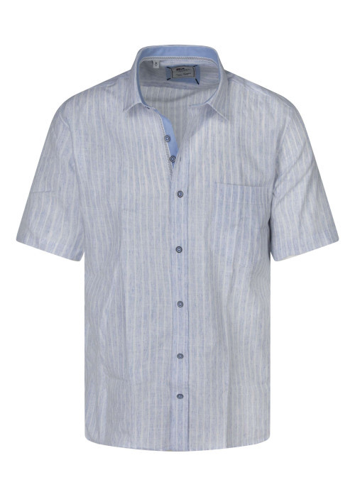 Chemise bleu clair à rayures avec une coupe droite et des manches courtes
