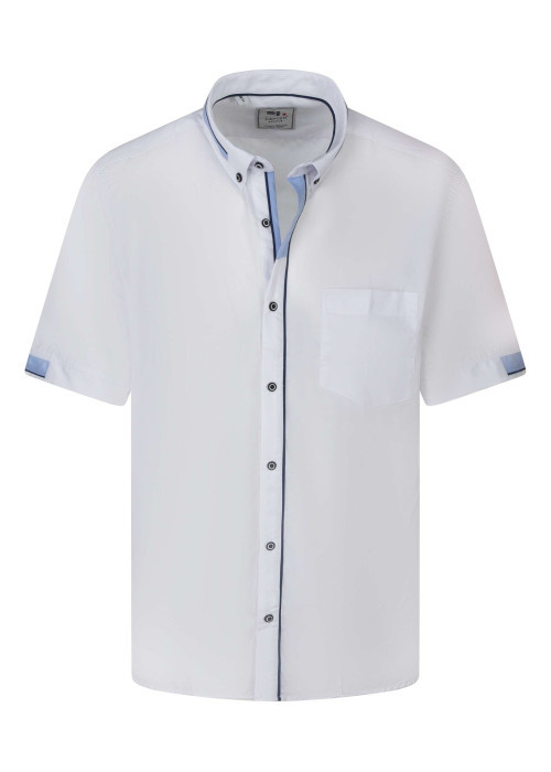 Chemise blanche unie à coupe droite avec un col boutonné et des manches courtes