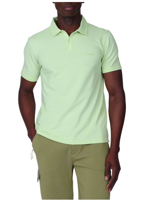Polo vert à coupe droite pourvu d'un col à revers et de manches courtes