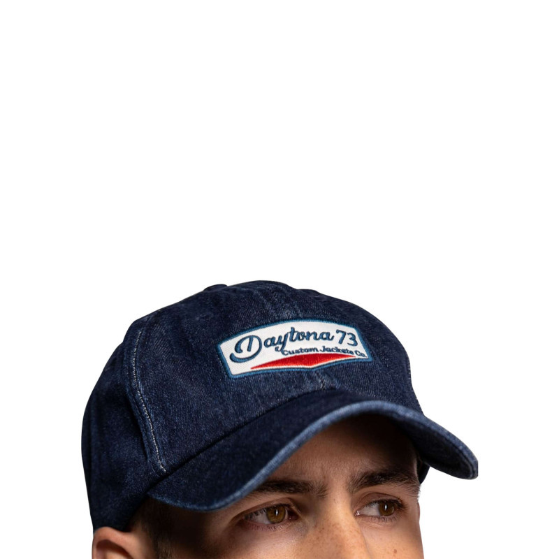 Daytona 73 - Casquette Roswell En Coton Bleue Denim Pourvue Du Patch De La Marque - Bleu Foncé Daytona 73 - Casquette Roswell En Coton Bleue Denim Pourvue Du Patch De La Marque - Bleu Foncé