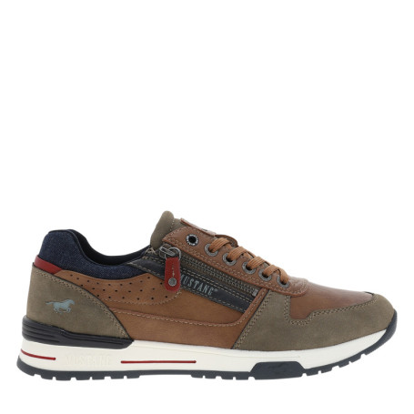 Baskets cognac à talon plat avec des lacets et...