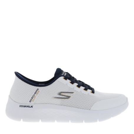 Baskets blanches avec une semelle plate et une...