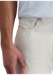 Thumbnail Pantalon en coton écru uni avec une coupe ajustée et des poches à l'italienne - Image 4