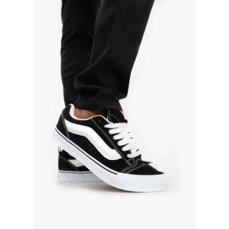 Baskets basses Knu Skool en cuir noires avec...