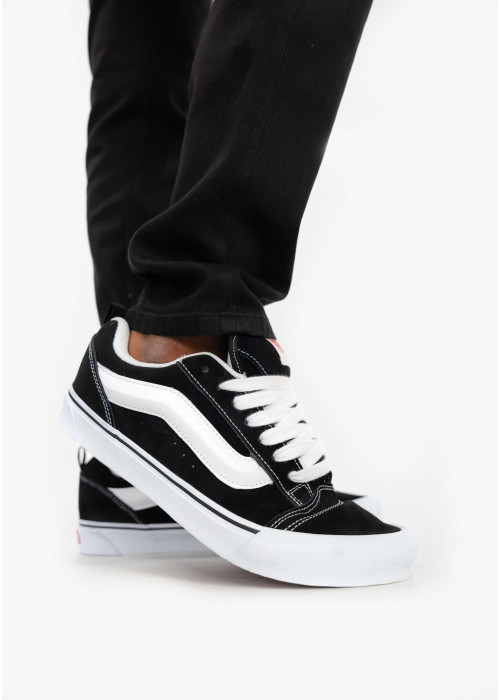 Baskets basses Knu Skool en cuir noires avec...