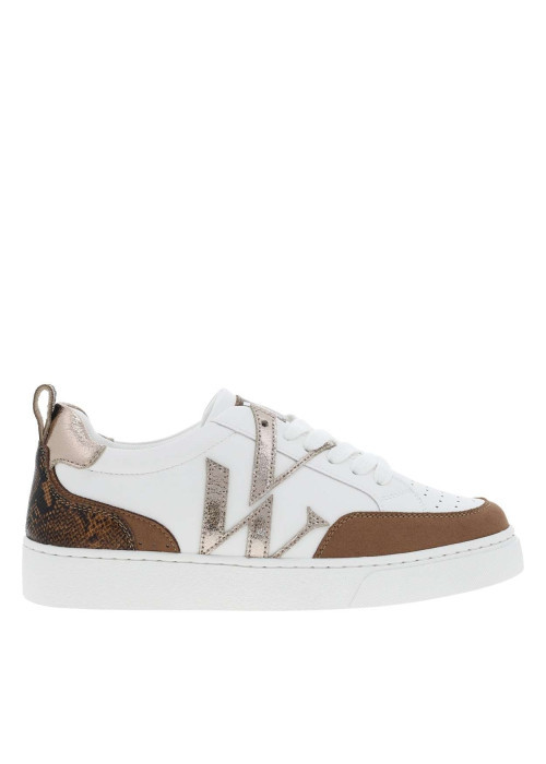 Tennis blanche et marron à talon plat avec logo de la marque