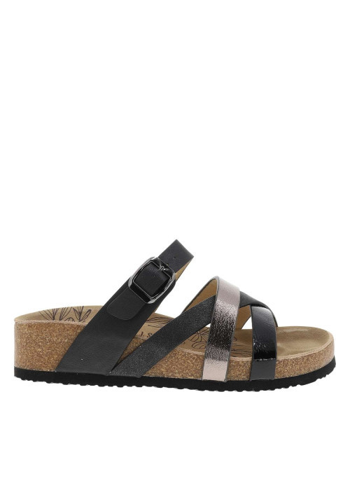 Mules noires avec un talon plat et une fermeture avec boucle à ardillon