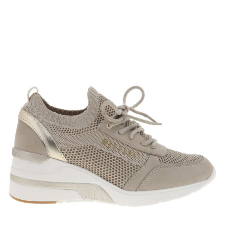 Sneakers beiges avec un talon semi-compensée et...