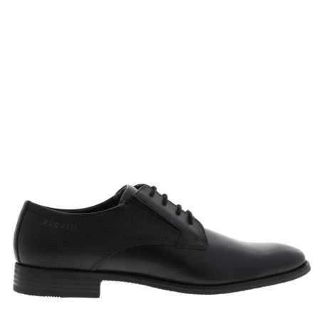 Derbies noires en cuir avec un talon décroché...