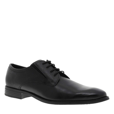 Derbies noires en cuir avec un talon décroché...
