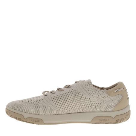 Sneakers beiges à semelle plate avec une...