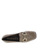 Thumbnail Mocassins taupes vernis avec un bijou or et à talon décroché bas - Image 4