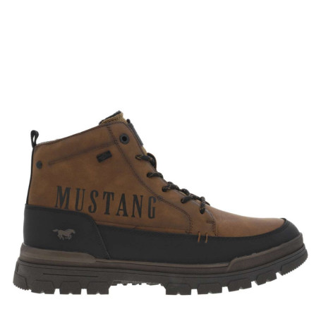 Bottines cognac à talon plat avec un logo...