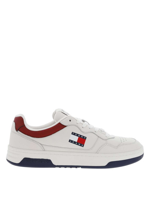 Tennis en cuir blanc à talon plat et à lacets plats blancs avec trous d'aération