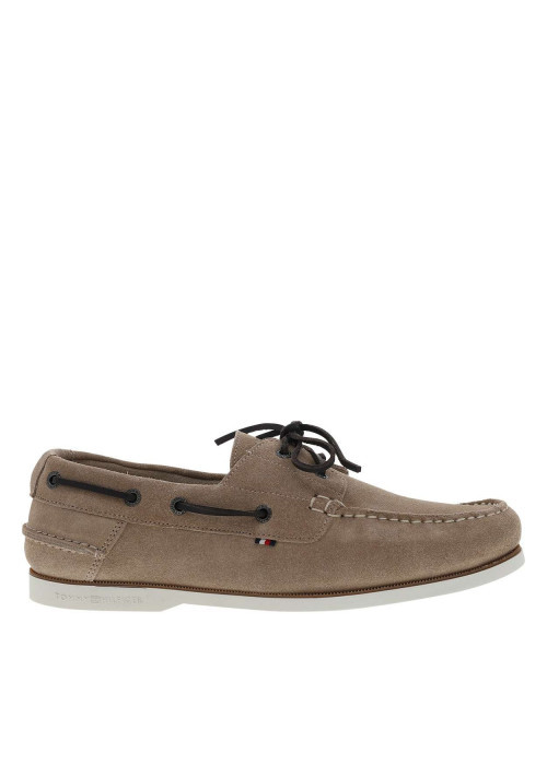 Mocassins bateau en cuir beige à semelle plate avec des lacets cuir