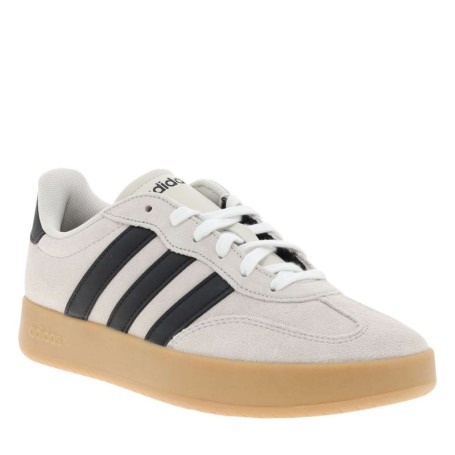 Baskets tennis beiges en cuir avec un talon...
