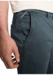 Thumbnail Pantalon chino en coton bleu vert à coupe droite pourvu de poches - Image 3