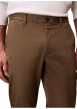 Thumbnail Pantalon chino en coton taupe coupe slim pourvu de poches italiennes - Image 4