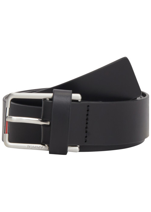 Ceinture en cuir de buffle noire pourvue d'une boucle ardillon rectangulaire