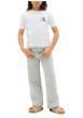 Thumbnail T-shirt en coton blanc uni avec une coupe droite et un col rond - Image 2