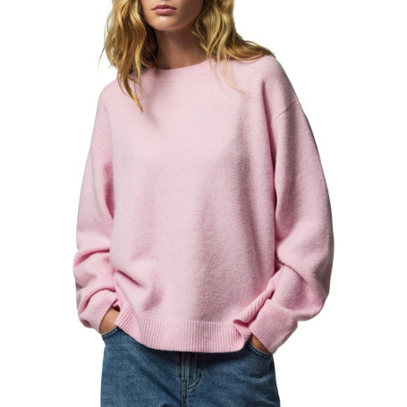 Pull rose uni avec une coupe droite et des...