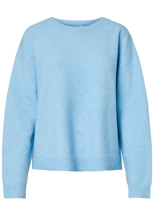 Pull ciel uni avec une coupe droite et des manches longues