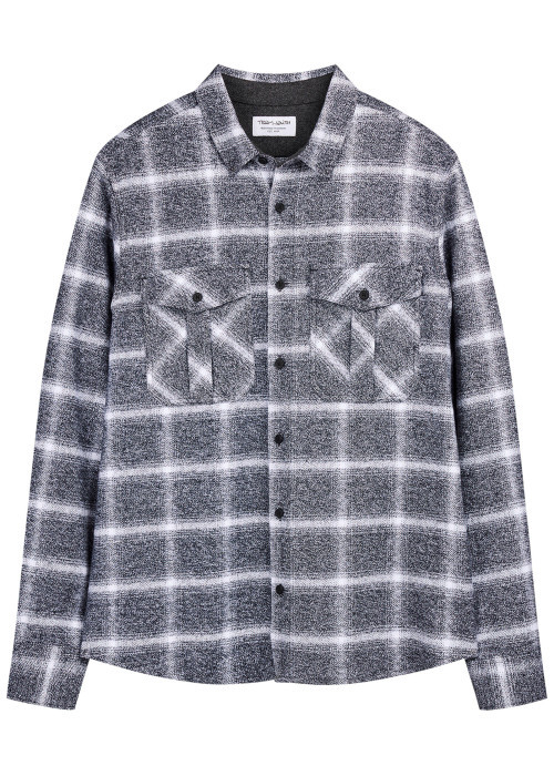 Chemise grise à carreaux avec une coupe droite...