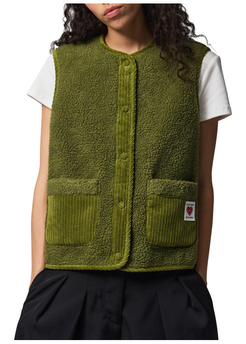 Gilet vert uni à coupe droite avec un col rond...