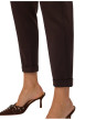 Thumbnail Pantalon chino chocolat uni avec une coupe ajustée et une taille élastiquée - Image 6