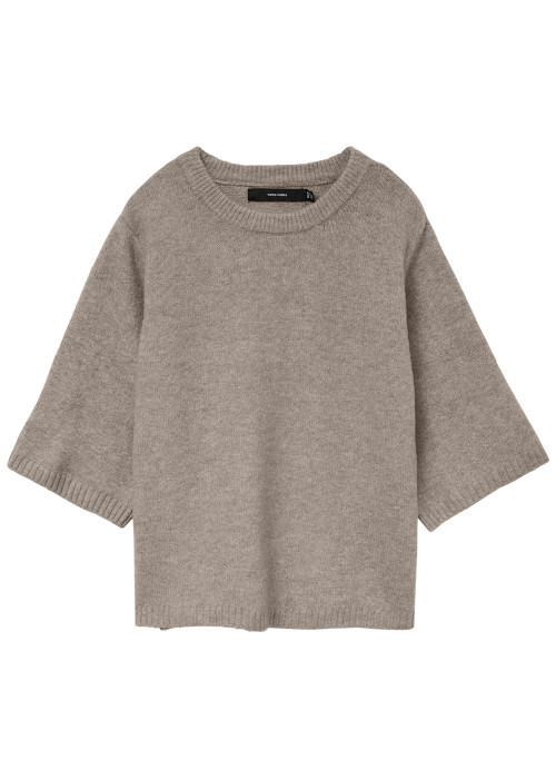 Pull taupe uni avec une coupe large et des...