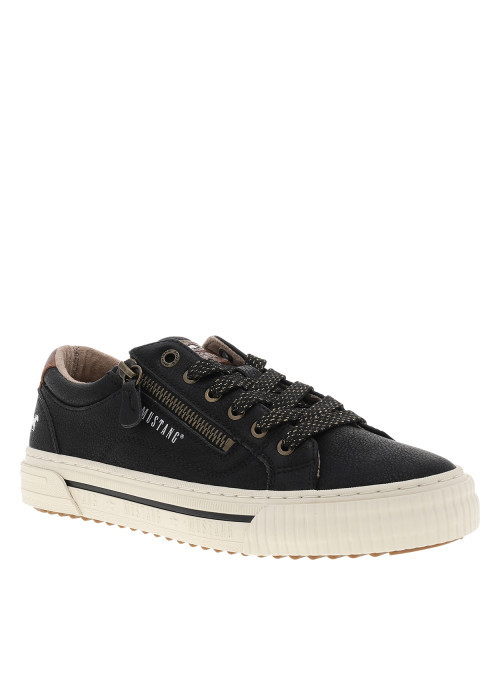 Tennis noires à talon plat avec des lacets...