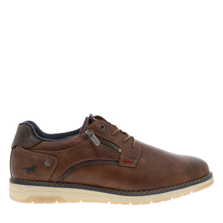 Derbies brunes avec un talon plat munies de...