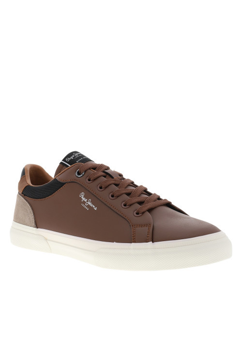 Tennis cognac avec un talon plat et munies d'une fermeture à lacets