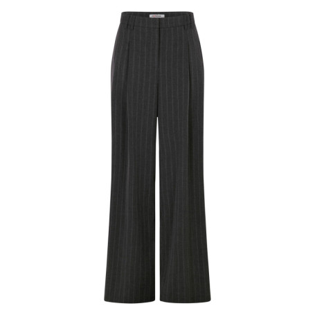 Pantalon gris à rayures avec une coupe bootcut...