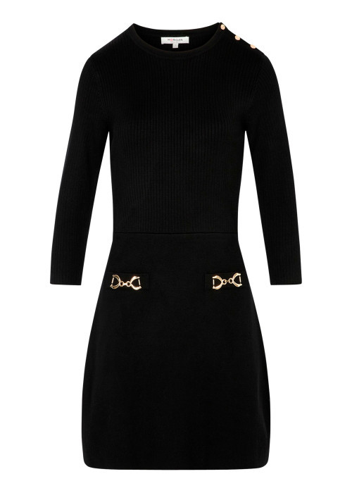 Robe courte noire unie avec une coupe ajustée...