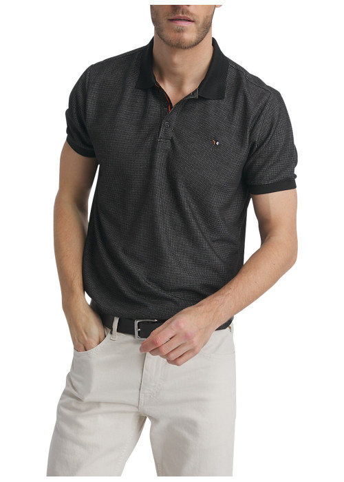 Polo avec un tissu piqué noir et blanc à coupe droite doté d'un col zippé