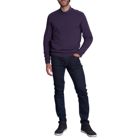 Pull violet uni avec une coupe droite à col...