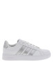 Thumbnail Tennis blanches muni d'un talon plat et d'une fermeture à lacets