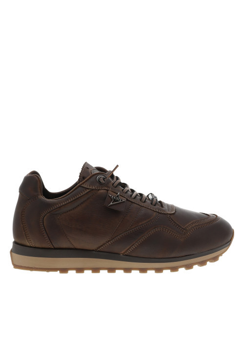 Baskets running en cuir chocolat à talon plat pourvues de lacets élastiqués
