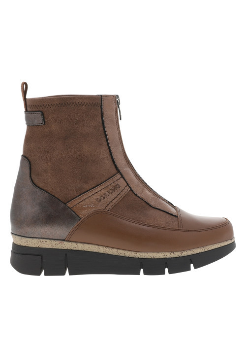 Boots en cuir camel à talon plat bi-matière...