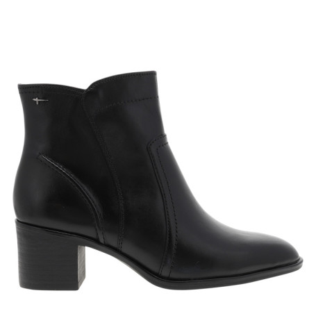 Boots en cuir noires avec un talon décroché...