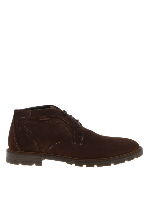 Bottines en cuir brunes avec un talon décroché...