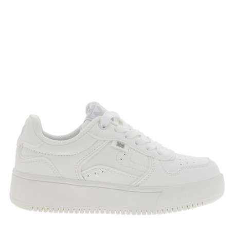 Tennis blanches à talon plat munies...