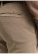 Thumbnail Pantalon Chino Traveler en coton beige uni avec une coupe slim - Image 4