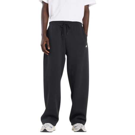 Pantalon jogging noir uni avec une coupe...