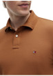 Thumbnail Polo en coton biologique camel à coupe droite pourvu d'un col boutonné - Image 4